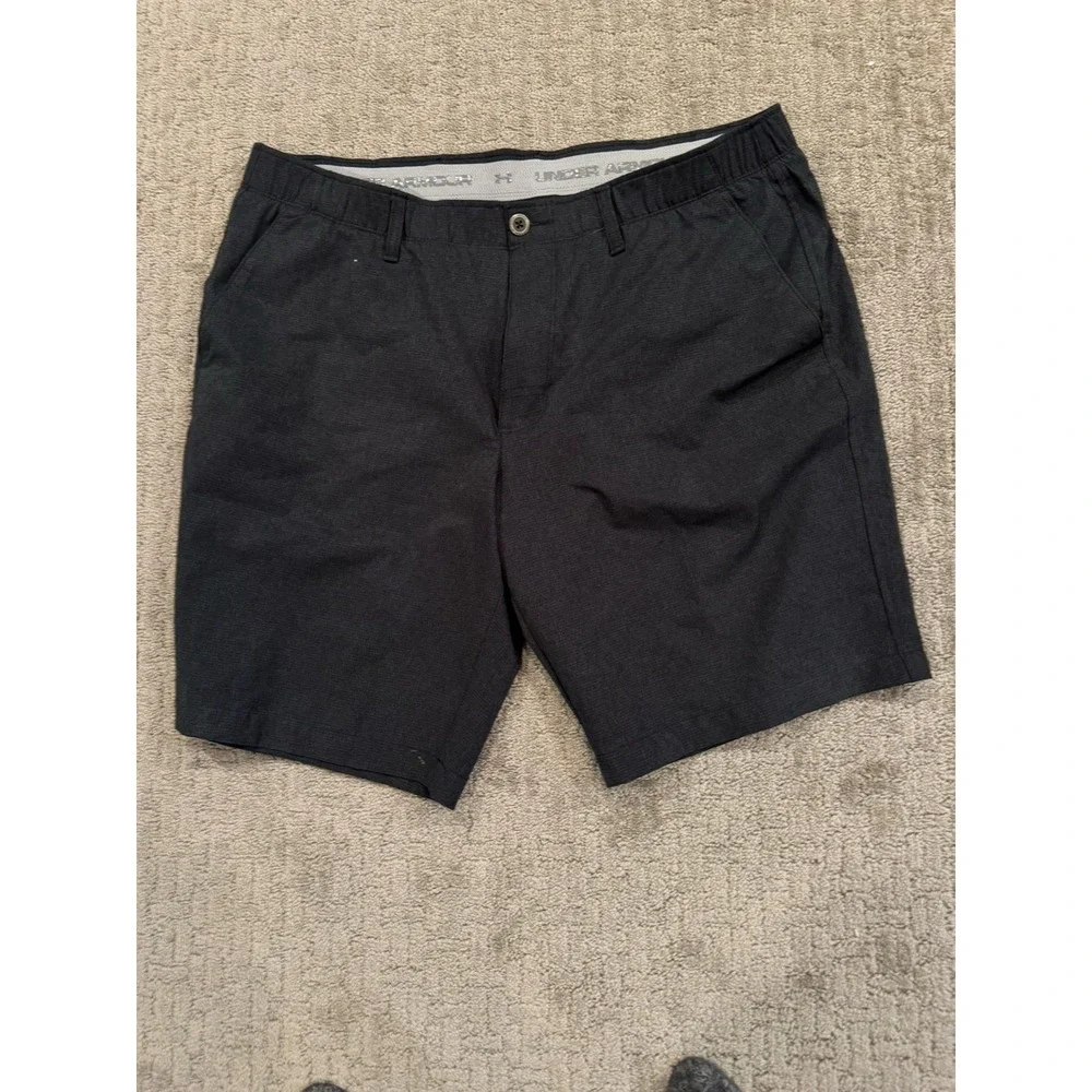 Under Armour Golf Shorts Size 40 Dark Grey / Black Golfing Chino (U1)